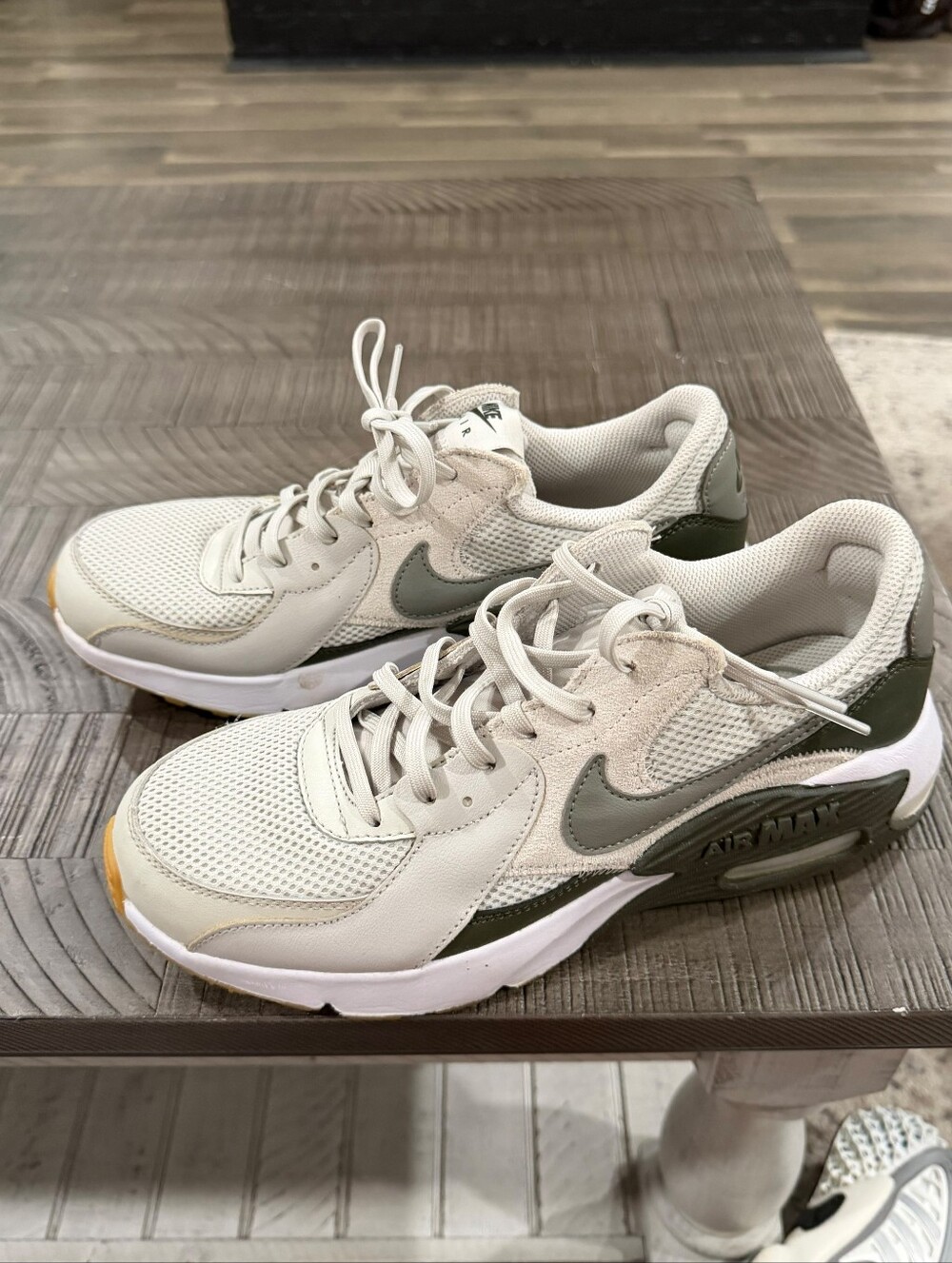 Nike Mens Cream & Olive Runner Sneaker